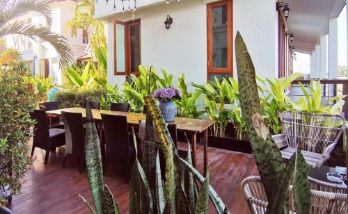 Un jardín fuera de Rice Villa Chiang Mai