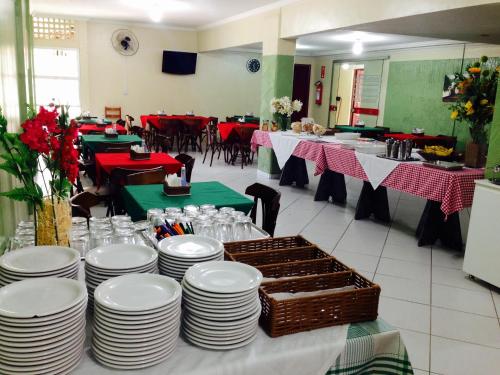 Un restaurante o sitio para comer en Hotel Esmig
