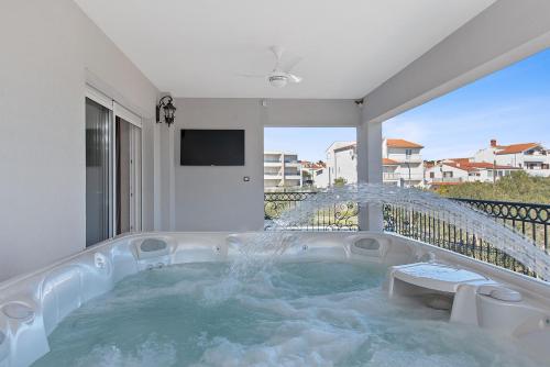 Villa Carolus-Luxurious Dalmatia Villa