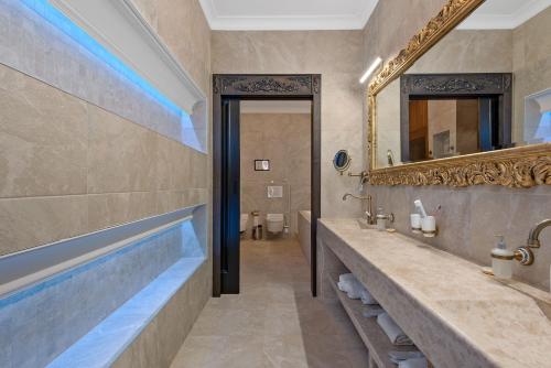 Kúpeľňa v ubytovaní Villa Carolus-Luxurious Dalmatia Villa