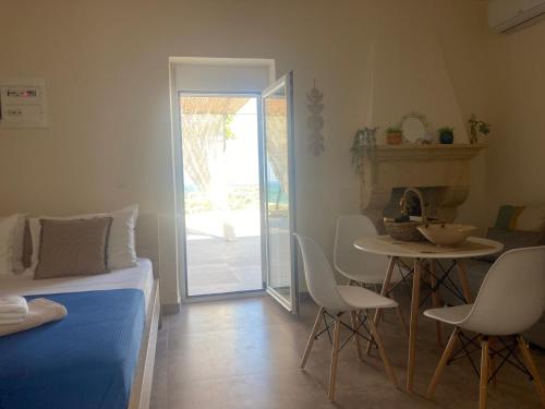 Imagen de la galería de The Serene Veranda with breathtaking views, en Kolimvárion