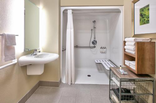 Koupelna v ubytování Staybridge Suites Corning by IHG