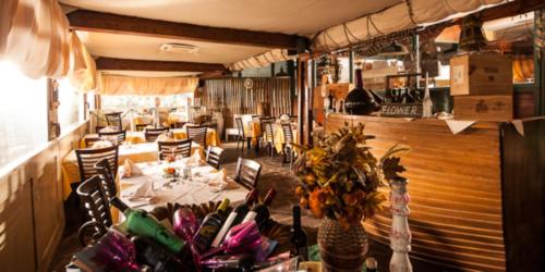 Un restaurante o sitio para comer en Hotel Il Cavaliere Nero