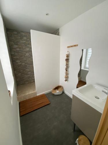 Koupelna v ubytování Le Presbytère des Baraques à Blériot-Plage - Apt 3
