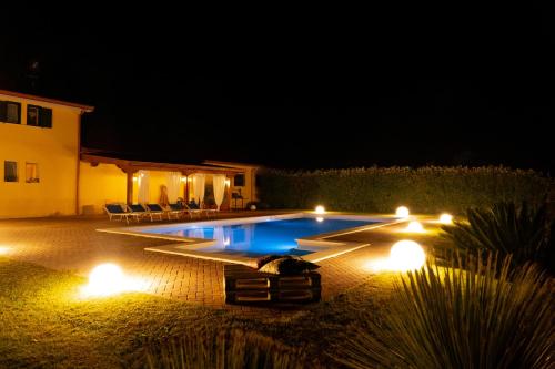Бассейн в Agriturismo Casa Chiara или поблизости