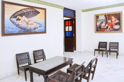 Un lugar para sentarse en Rani Mahal Hotel