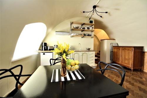 Una cocina o zona de cocina en Tallinn City Apartments Kohtu Residence