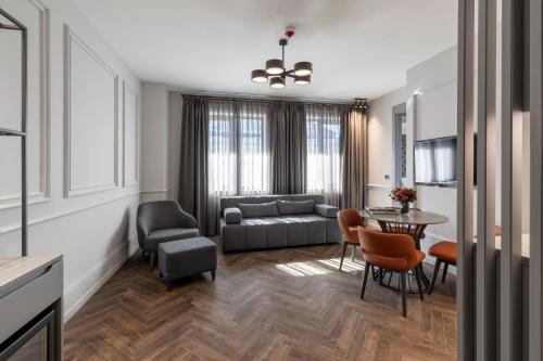 Un lugar para sentarse en Wish More Hotel Şişli
