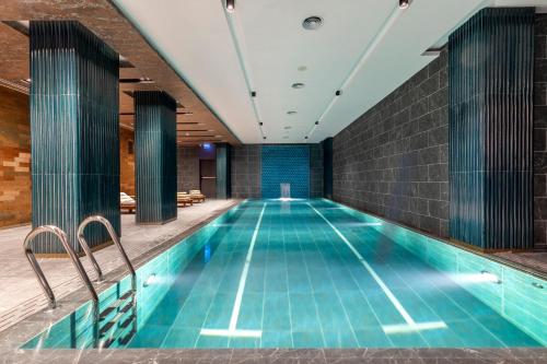 La alberca dentro o cerca de Wish More Hotel Şişli