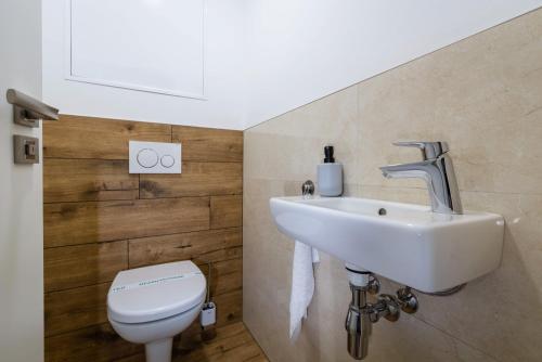 Bilik mandi di TATRYSTAY Armeria Apartments