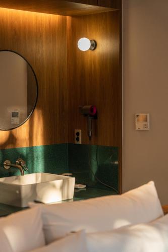 Um banheiro em Good Ol' Days Hotel
