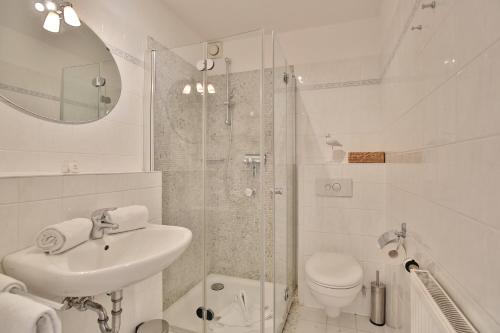 Bilik mandi di Strandschlößchen Strandschlösschen Appartement 1