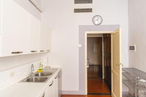 Elegant Apartment Near Piazza Della Signoria