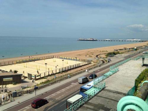 Lovely & bright 1 bedroom apartment near the beach photo 24