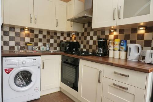 Lovely & bright 1 bedroom apartment near the beach photo 14