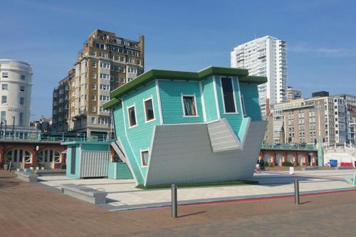 Lovely & bright 1 bedroom apartment near the beach photo 7