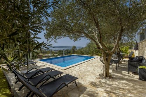 Villa Olive Gardens