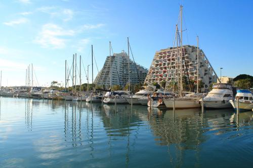 LE SUNRISE Vue mer Accès Plage- Spacieux-2 Terrasses-Wifi - CONFORT -TOP PROS SERVICESConciergerieLaGrandeMotte