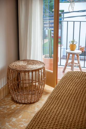 Posezení v ubytování Hostal Sa Teula