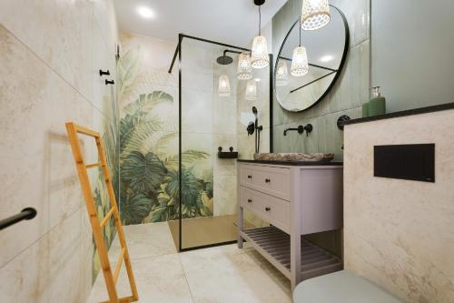 Flamenco penthouse sea view & swimming pool