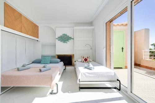 Flamenco penthouse sea view & swimming pool