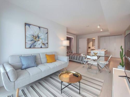 Modern Studio I Nice view @ DT Vancouver
