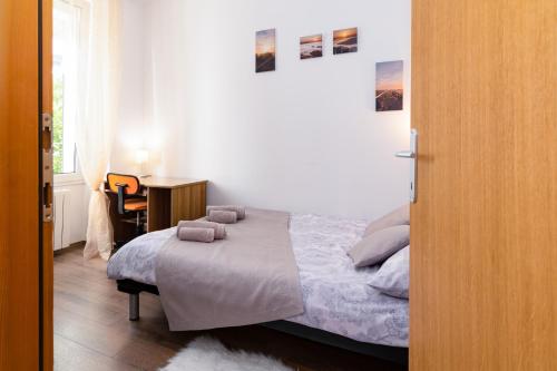 Apartments with WiFi Rijeka - 16455