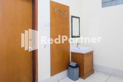 Φωτογραφία από το άλμπουμ του Hotel Sebelas at Jalan Palasari Mitra RedDoorz στο Μπαντούνγκ