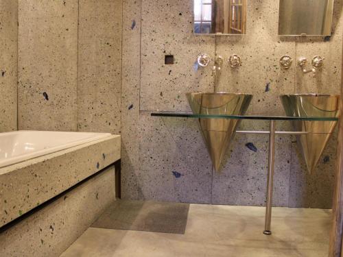 Koupelna v ubytování Gîte Beaulieu-sur-Sonnette, 3 pièces, 4 personnes - FR-1-653-145