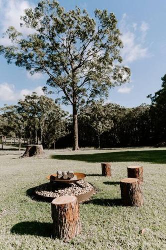 Taman di luar Farm & Sea Studio
