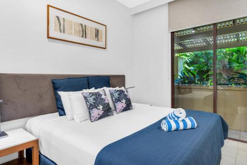 Cama o camas de una habitación en Elysium Private Apartments Triton by the Sea