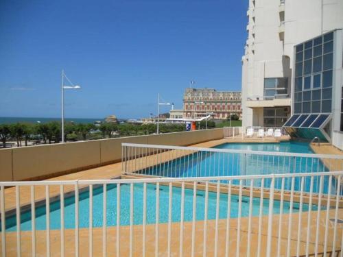 The swimming pool at or close to Studio Biarritz, 1 pièce, 2 personnes - FR-1-3-412