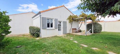 Petite location à proximité de la plage et des commerces