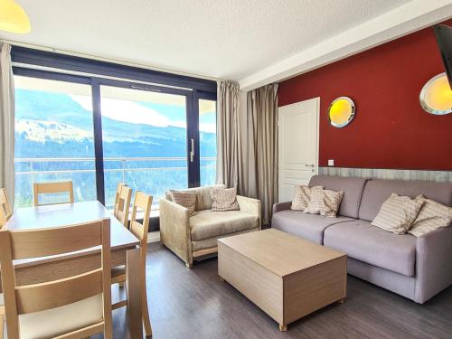 Appartement Lumineux au Pied des Pistes avec Piscine, Parking, Spa et Grande Terrasse - FR-1-425-18