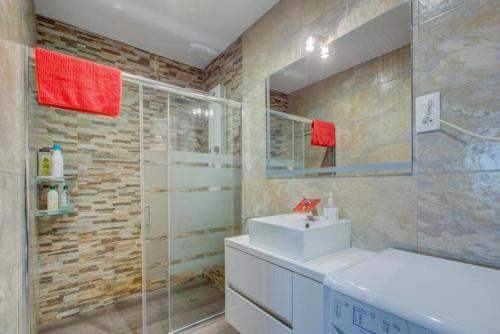 Koupelna v ubytování Apartamento loft en plaza España - gran vía