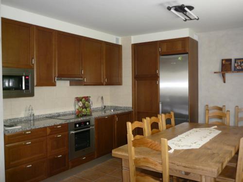A kitchen or kitchenette at Casa Rural Ezkibel by clabao