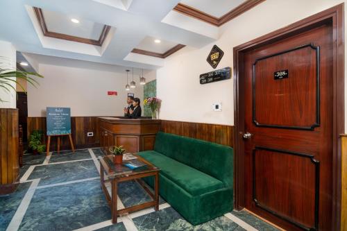 Χώρος καθιστικού στο Muscatel Roma - 400 Mts from Mall Road