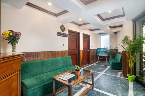 Χώρος καθιστικού στο Muscatel Roma - 400 Mts from Mall Road