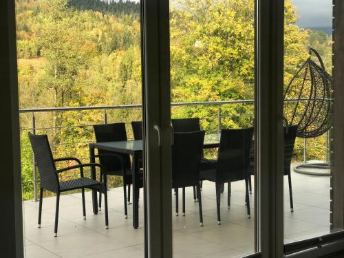 En generel udsigt til bjerge eller udsigt til bjerge taget fra feriehuset