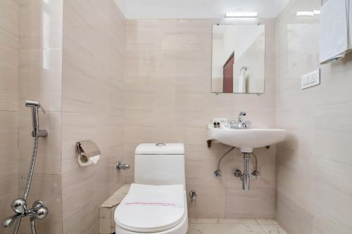 Ένα μπάνιο στο Muscatel Roma - 400 Mts from Mall Road