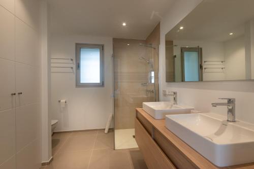 A bathroom at Jardines - Tisaya 11 POOL VIEW & TWIN BEDS 1B