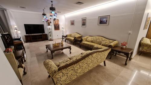 Stunning 3bhk service apartment – Photos 2