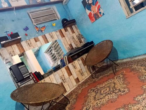 Ruang duduk di Praieiro Hostel Albergue