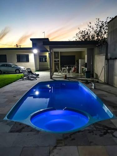Casa moderna com piscina e churrasqueira – Photos 2