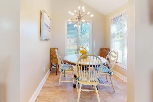 Denton Manor --- 77 Dorothy Circle – Photos 4
