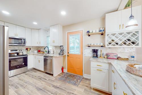 Denton Manor --- 77 Dorothy Circle – Photos 5