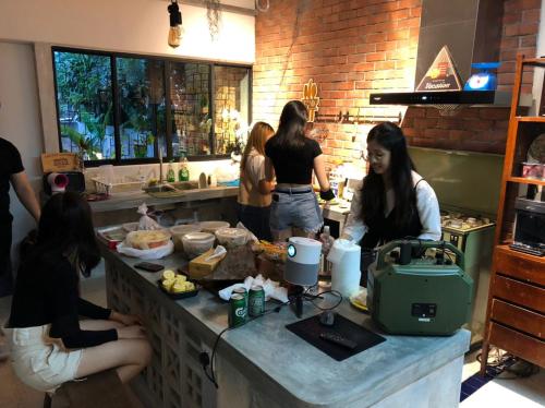 Makanan di atau berdekatan rumah percutian