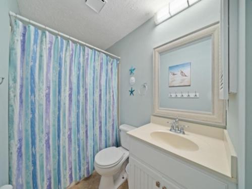 Un baño de Turtle Cove villa