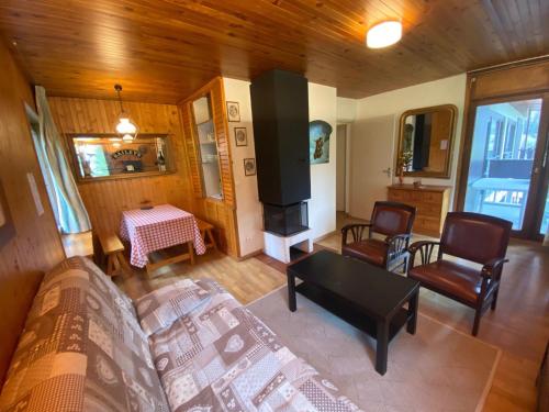 Appartement au centre de La Clusaz avec balcon, ascenseur et casier à skis - FR-1-459-197