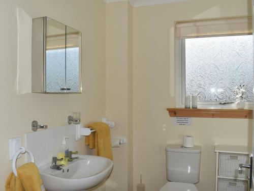 Koupelna v ubytování Lochboisdale Cottage